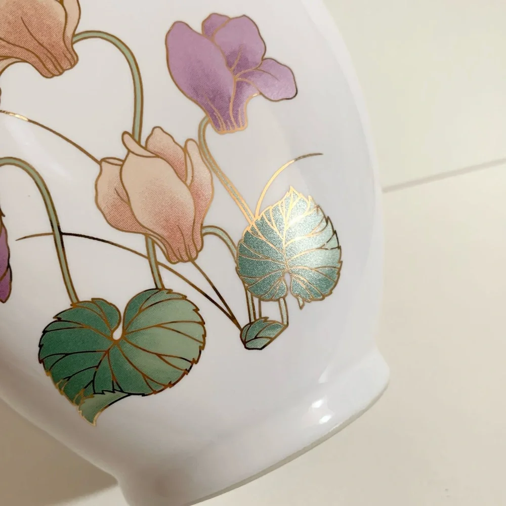 Vintage gold trim floral handle vase - Picture 5 of 17
